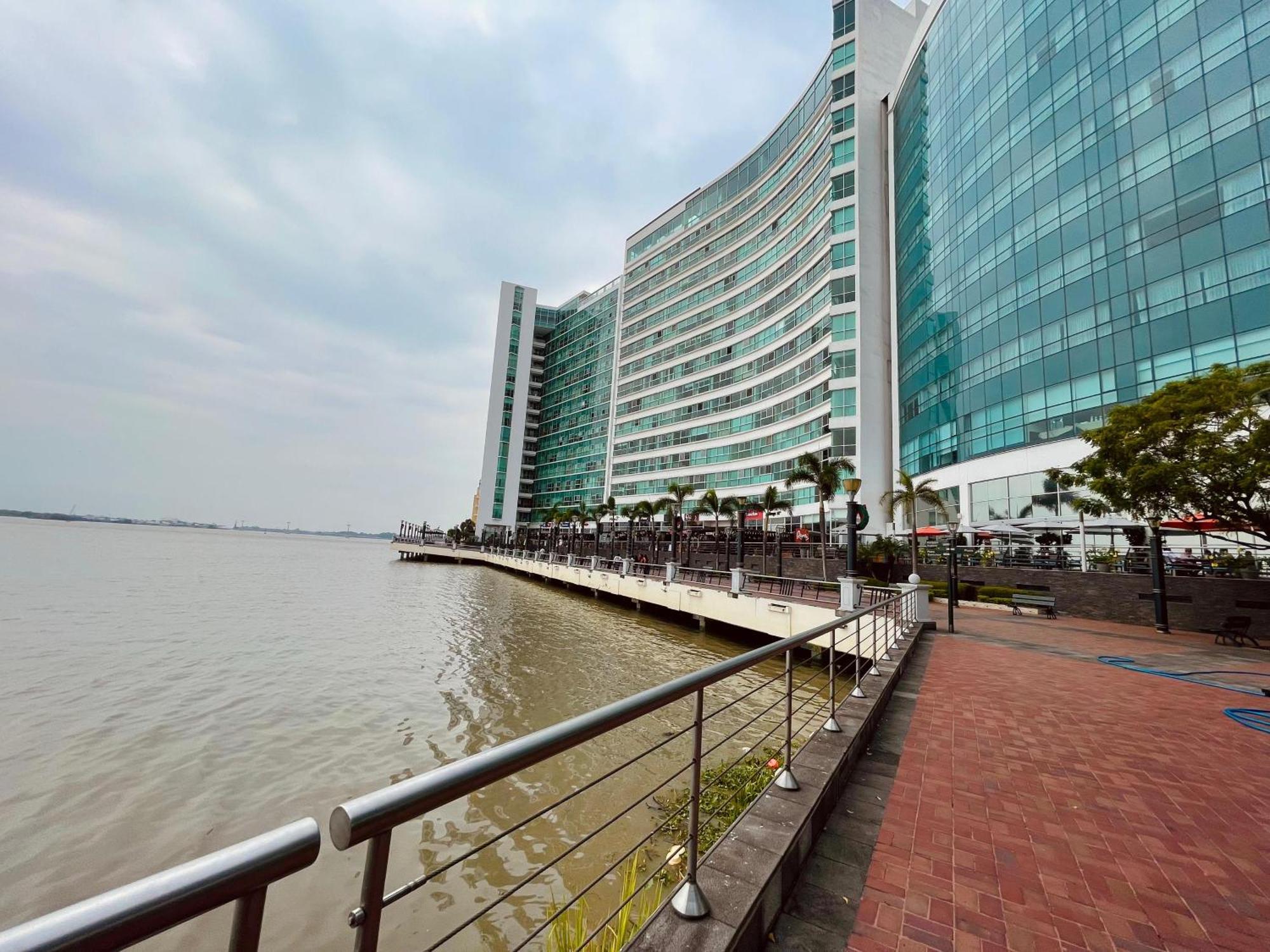 Suite Riverfront Puerto Santa Ana Guayaquil Exterior foto
